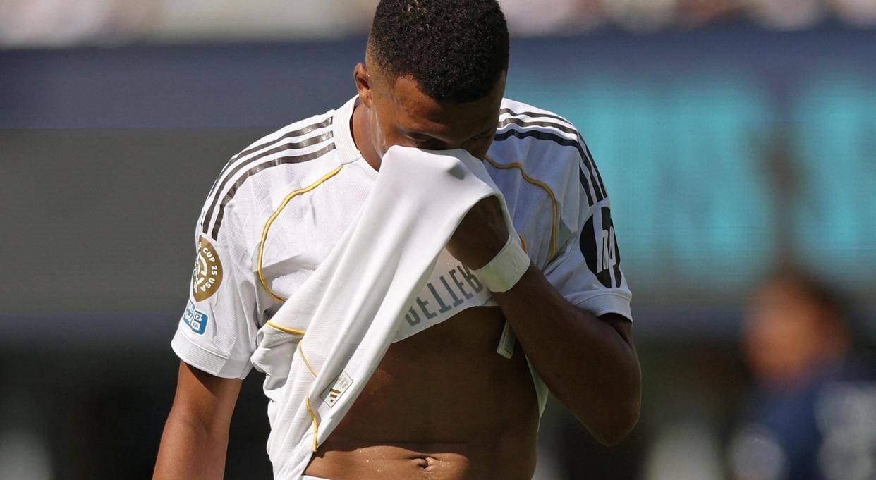 赛前巴黎圣日耳曼备战NBA常规赛，回应争议细节曝光，底气十足，纪律约束更严格的简单介绍