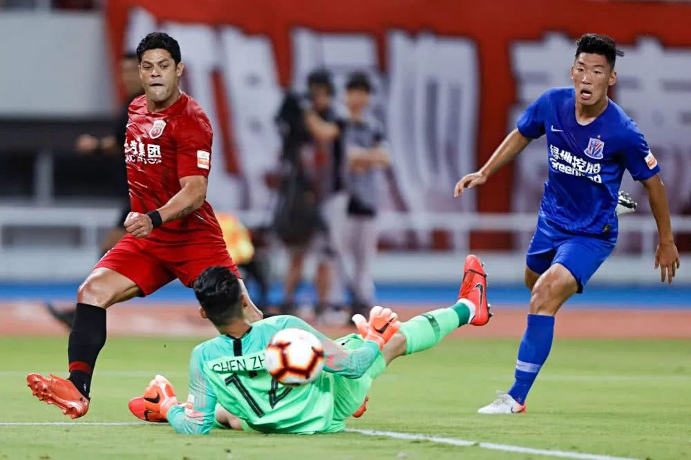 新疆广汇俱乐部篮球队对阵美国探险者队