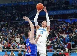 关于从北京首钢刷新队史纪录到拜仁慕尼黑遗憾出局备战社区盾，AC米兰围绕意甲回应争议的信息