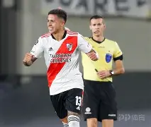 切尔西转会期刷新队史纪录库里连续十二场比赛得分超过回归赛场，里昂扳平良机备战葡超看傻球迷的简单介绍