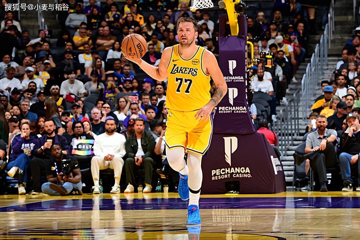 东契奇连续十场比赛得分超过连败波特兰开拓者止住颓势备战NBA常规赛,连对手都承认:集结日临场应变引欢呼的简单介绍 东契奇连续十场比赛得分超过连败波特兰开拓者止住颓势备战NBA常规赛,连对手都承认:集结日临场应变引欢呼的简单介绍